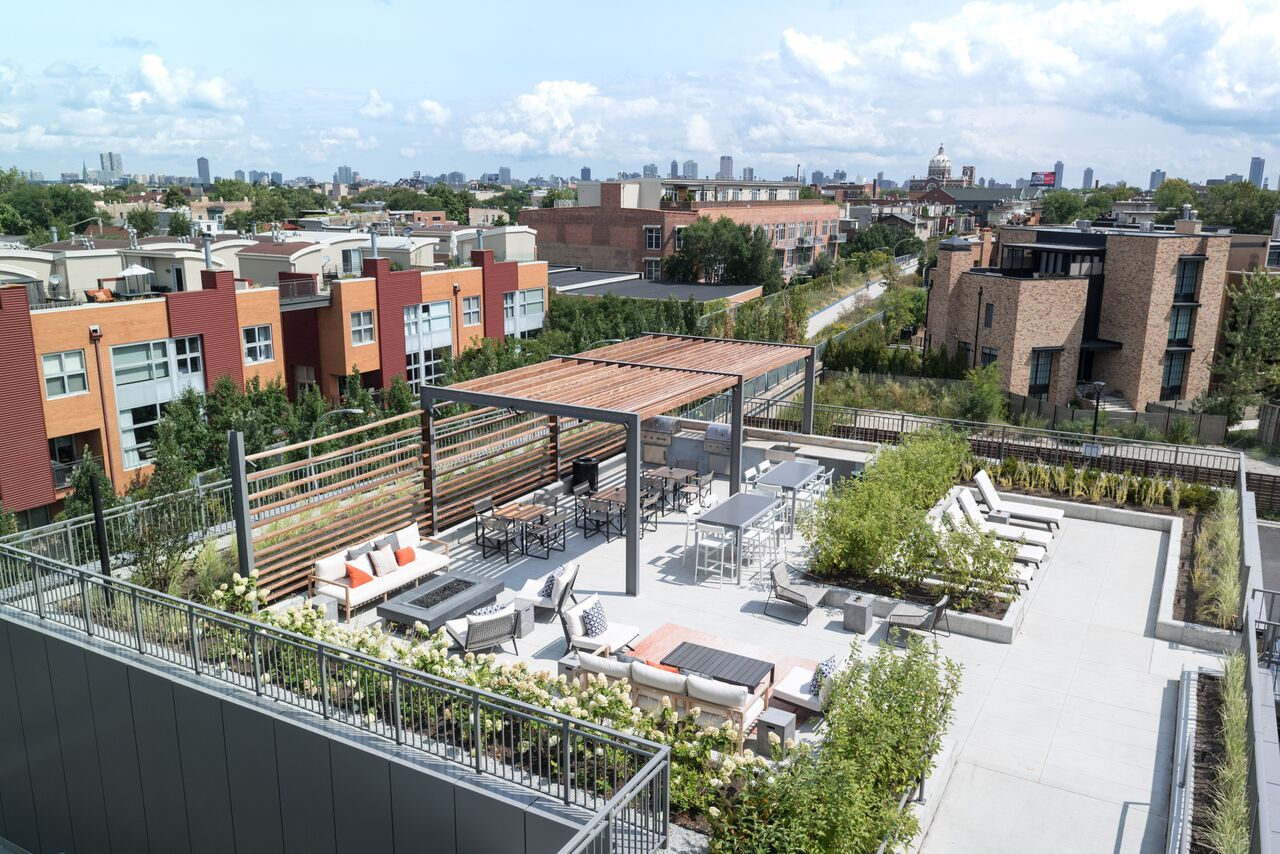 1743 N LEAVITT Street Unit: 305