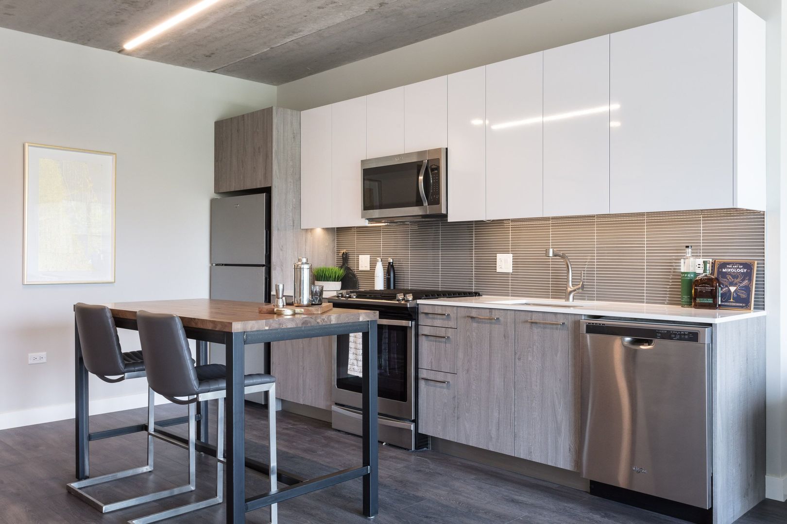 1743 N LEAVITT Street Unit: 305