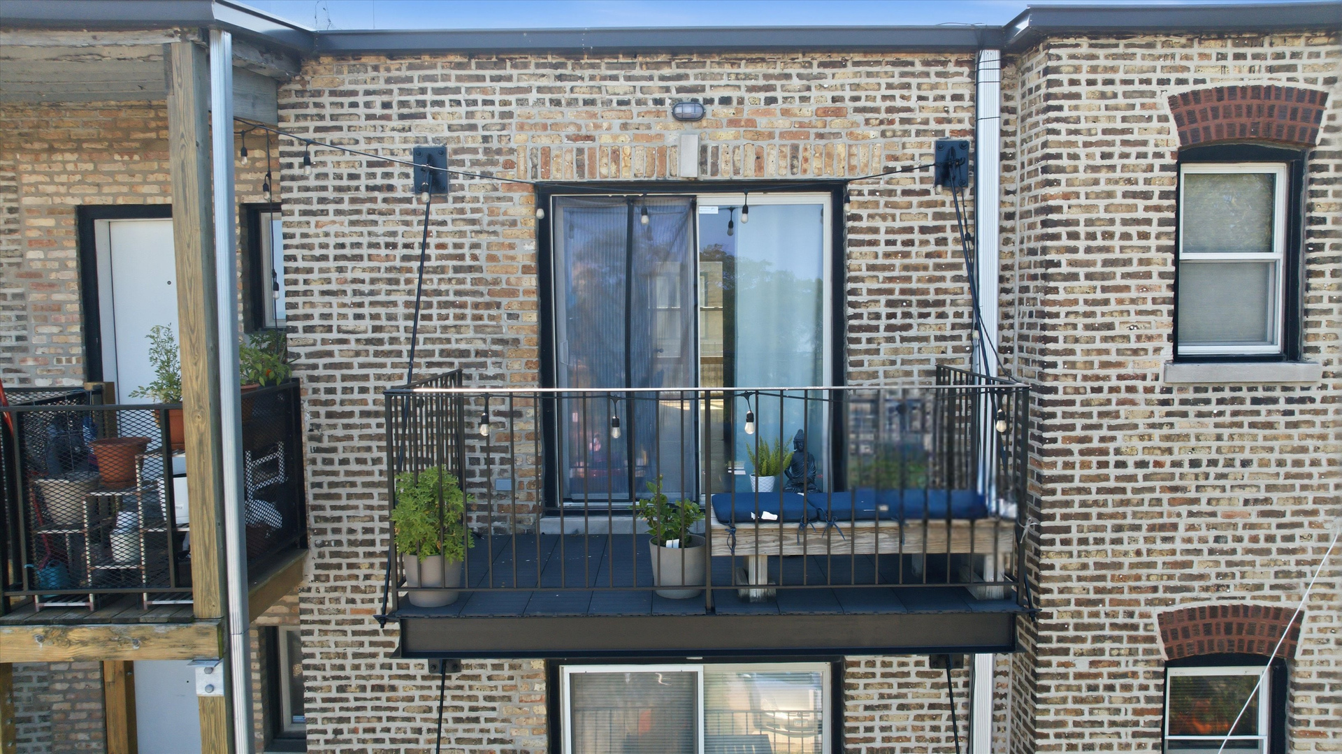 1221 W Greenleaf Avenue Unit: 3S