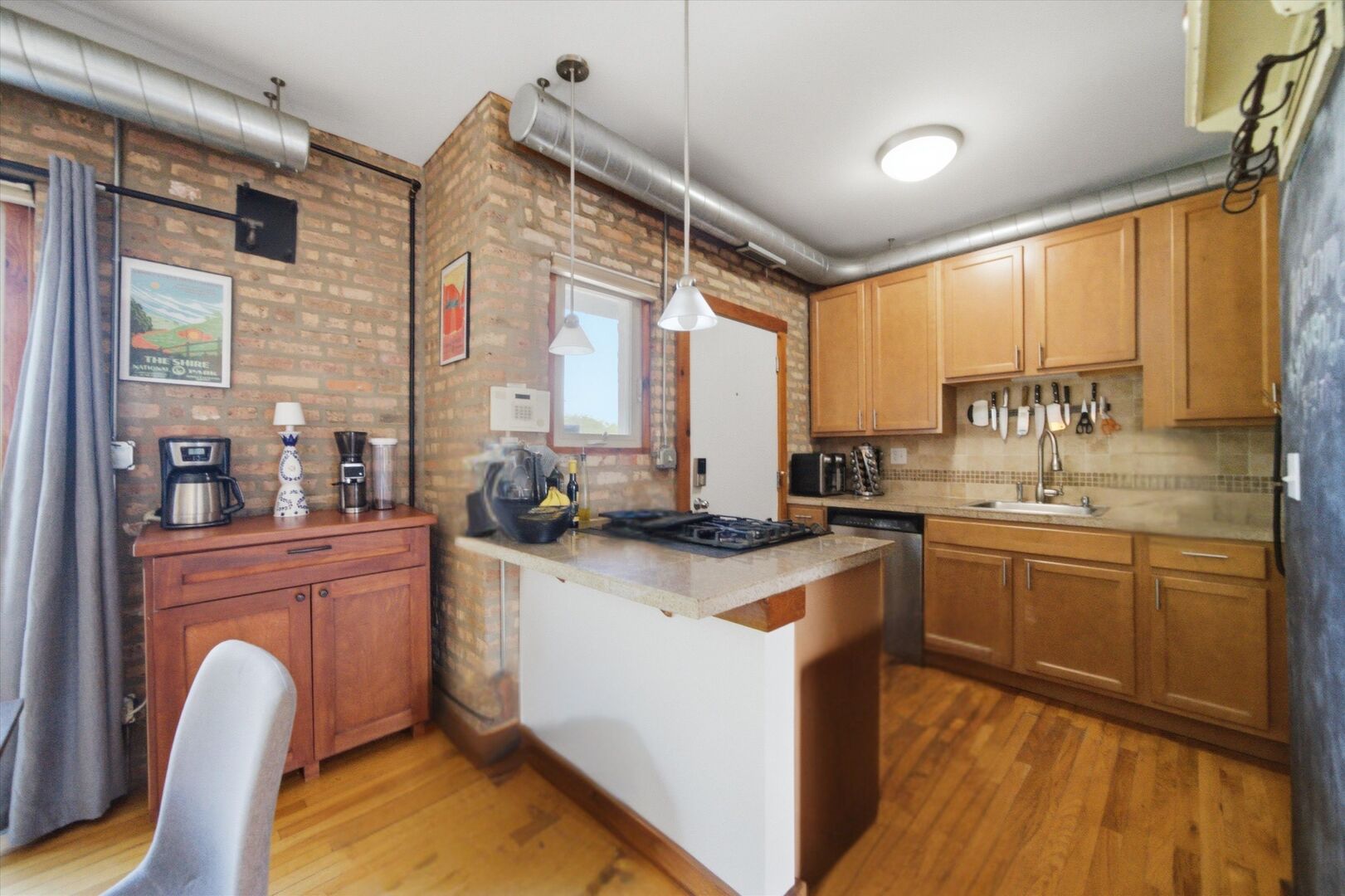1221 W Greenleaf Avenue Unit: 3S