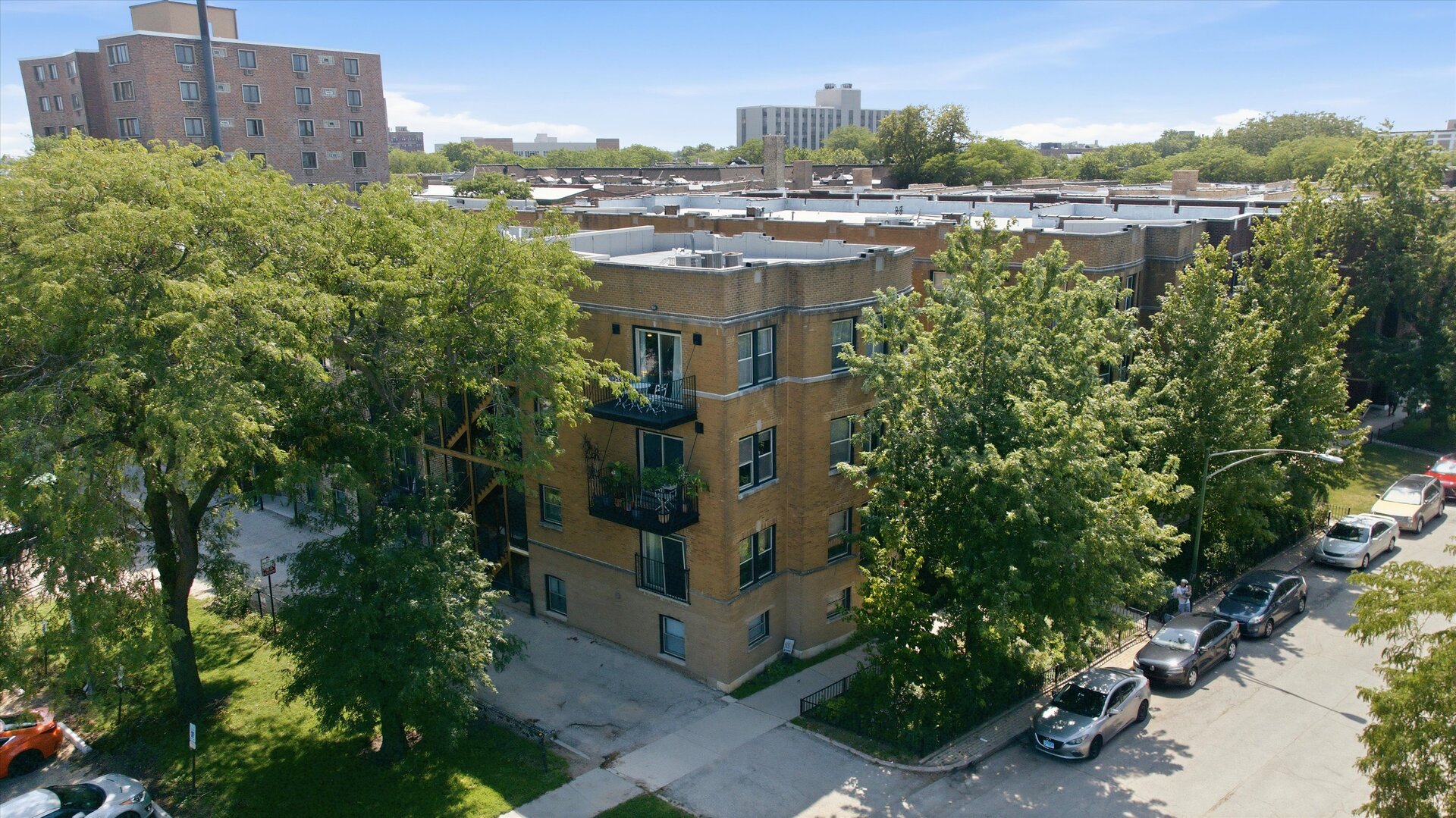 1221 W Greenleaf Avenue Unit: 3S