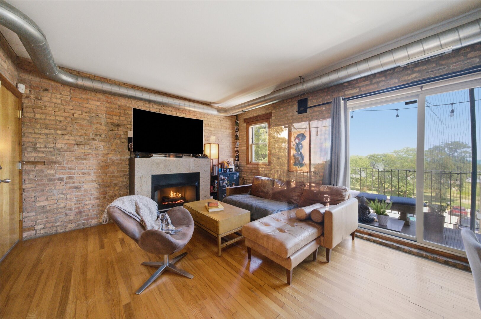 1221 W Greenleaf Avenue Unit: 3S