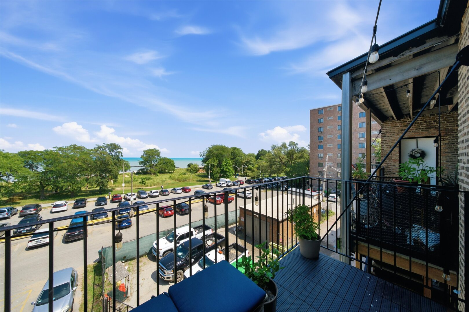 1221 W Greenleaf Avenue Unit: 3S