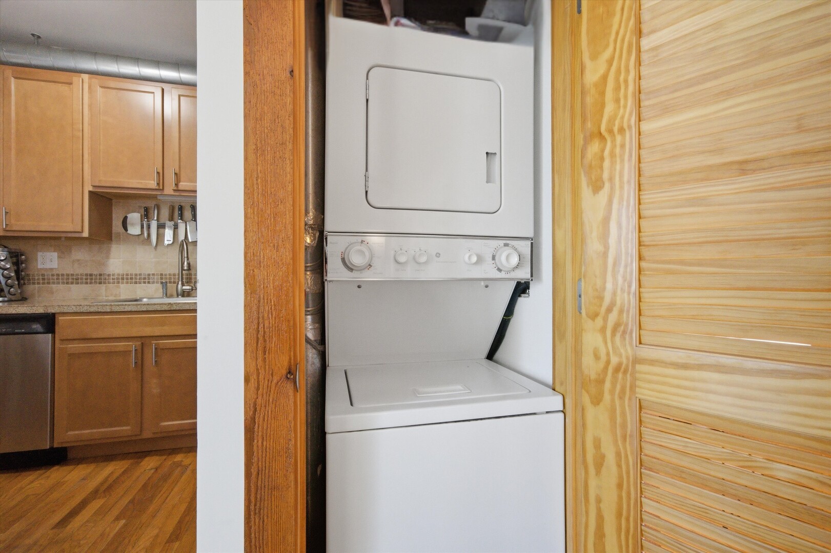 1221 W Greenleaf Avenue Unit: 3S