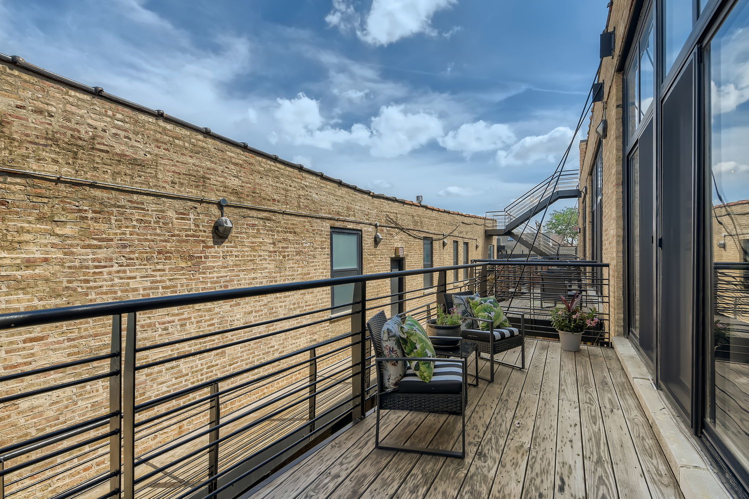 1670 N Claremont Avenue Unit: 302