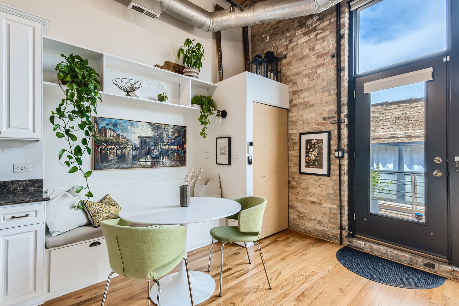 1670 N Claremont Avenue Unit: 302