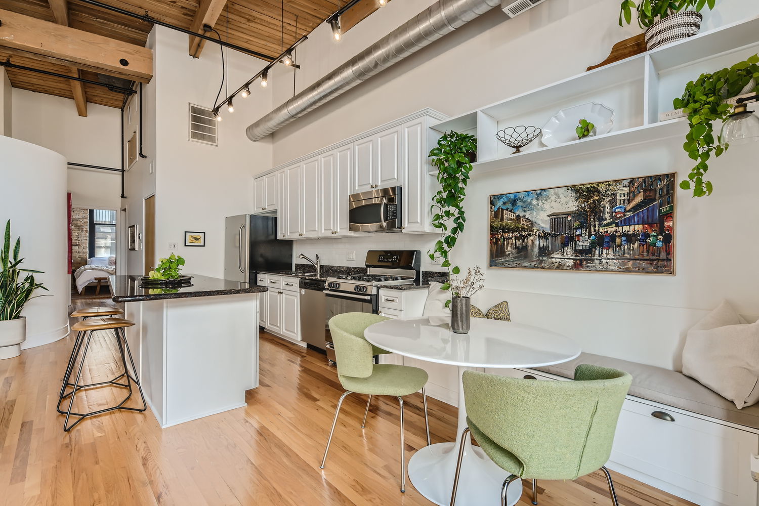 1670 N Claremont Avenue Unit: 302