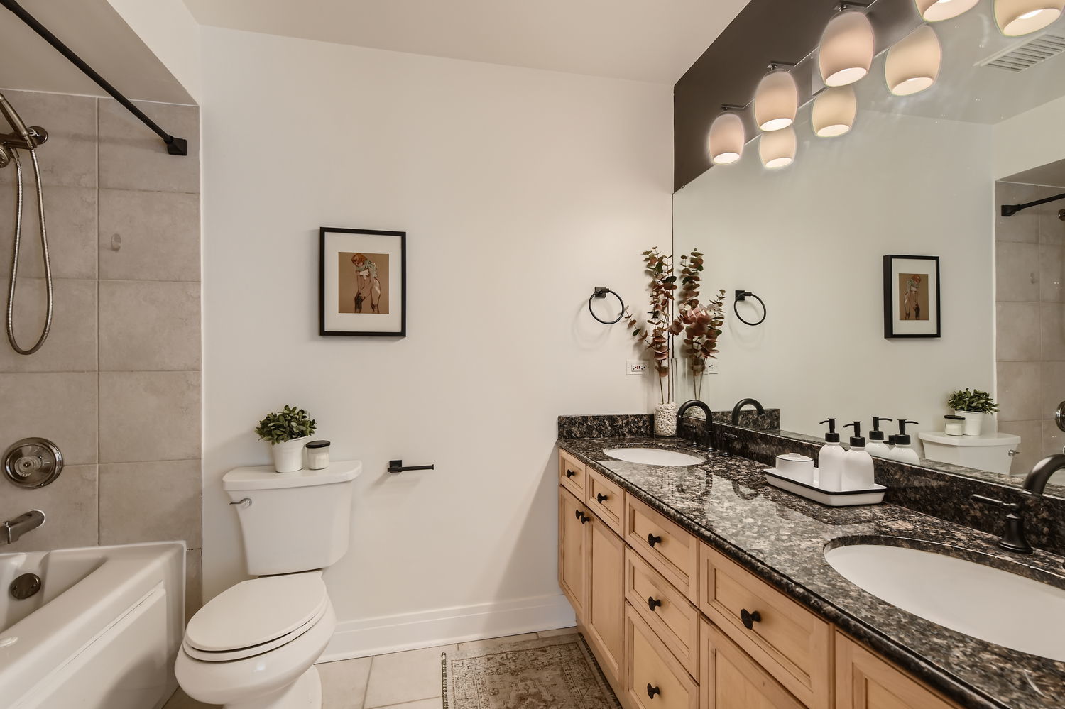 1670 N Claremont Avenue Unit: 302