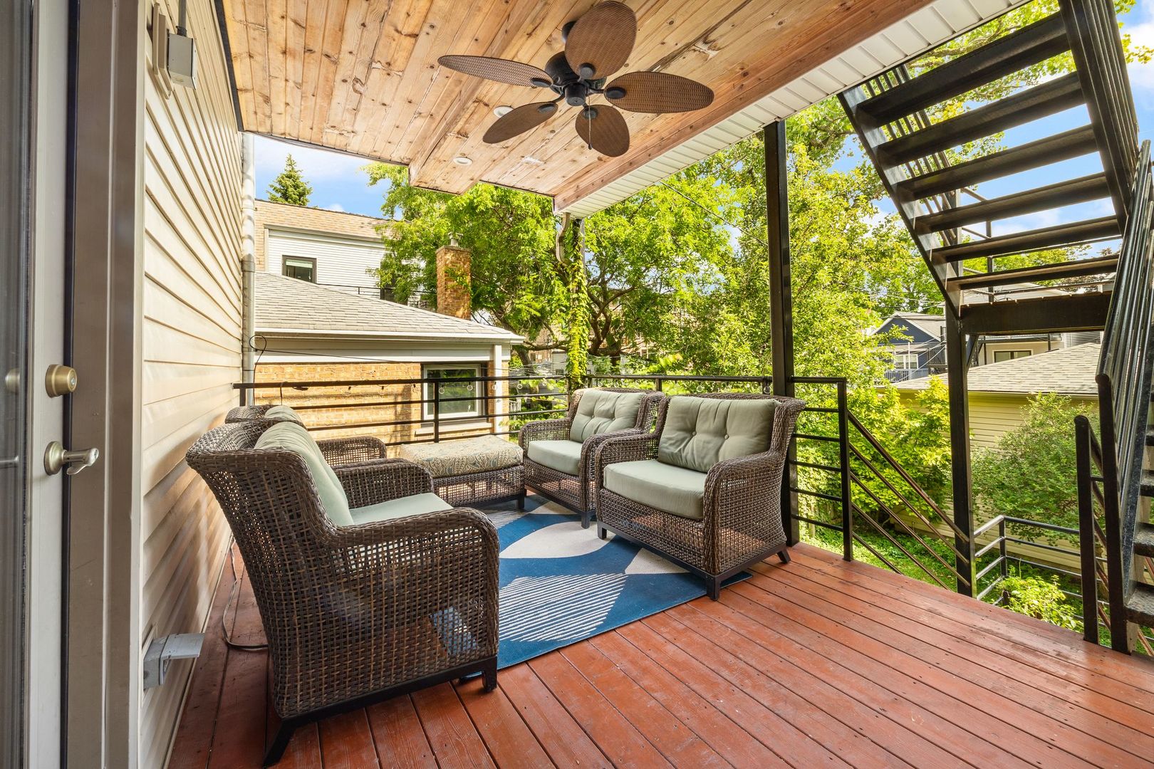2441 N Fairfield Avenue Unit: 1