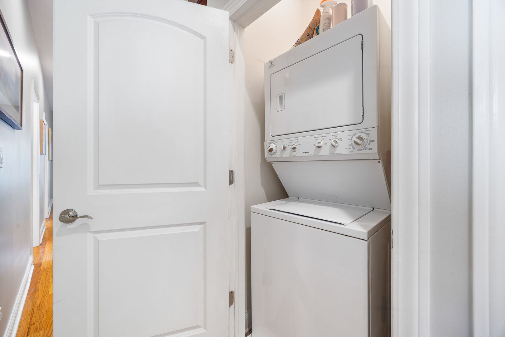2441 N Fairfield Avenue Unit: 1