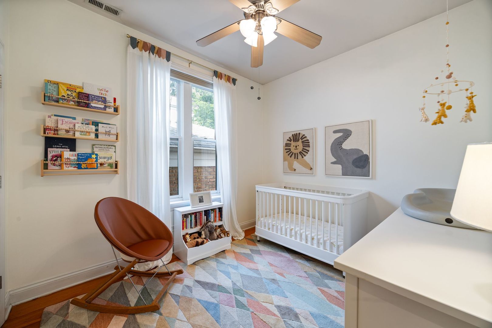 2441 N Fairfield Avenue Unit: 1