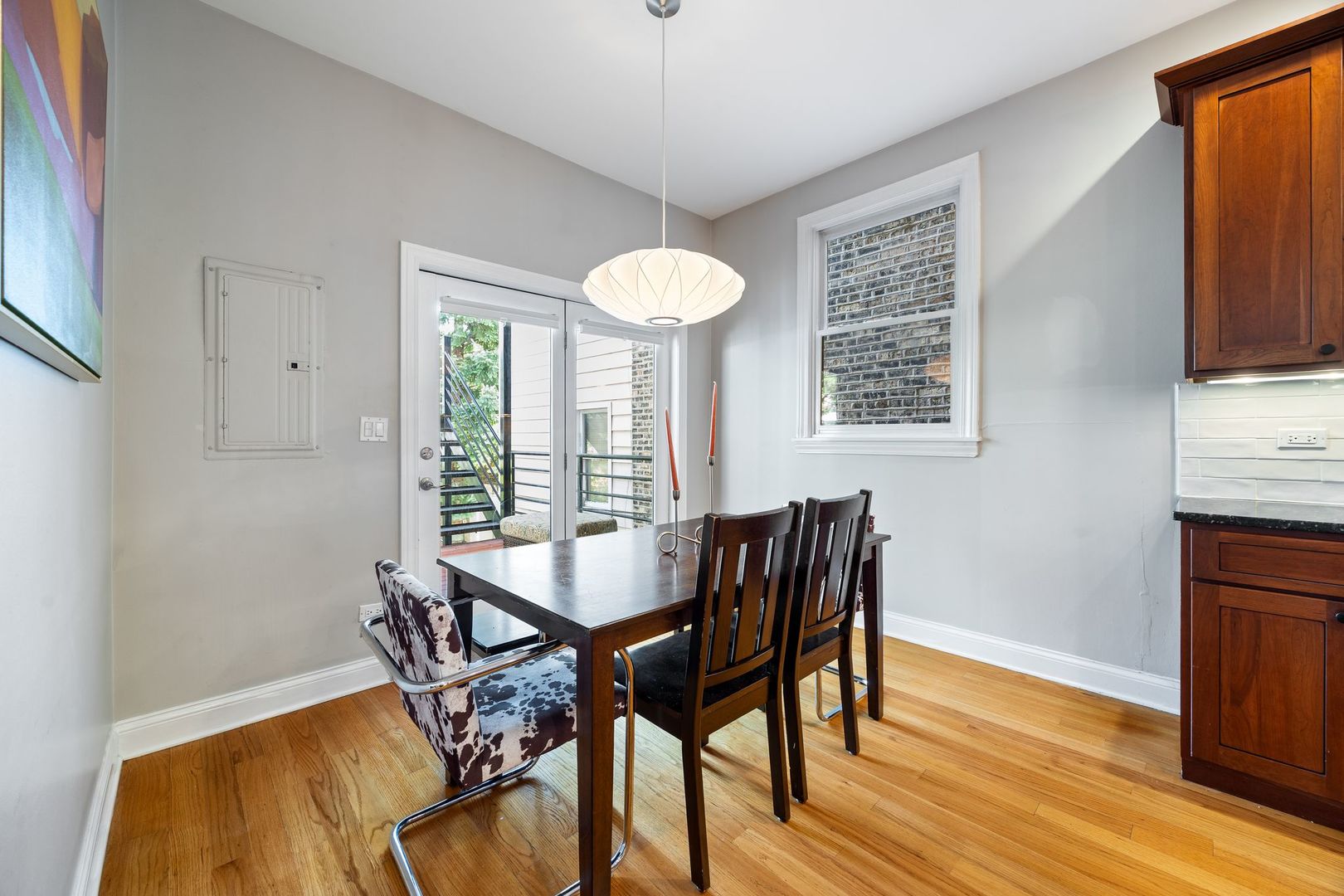 2441 N Fairfield Avenue Unit: 1