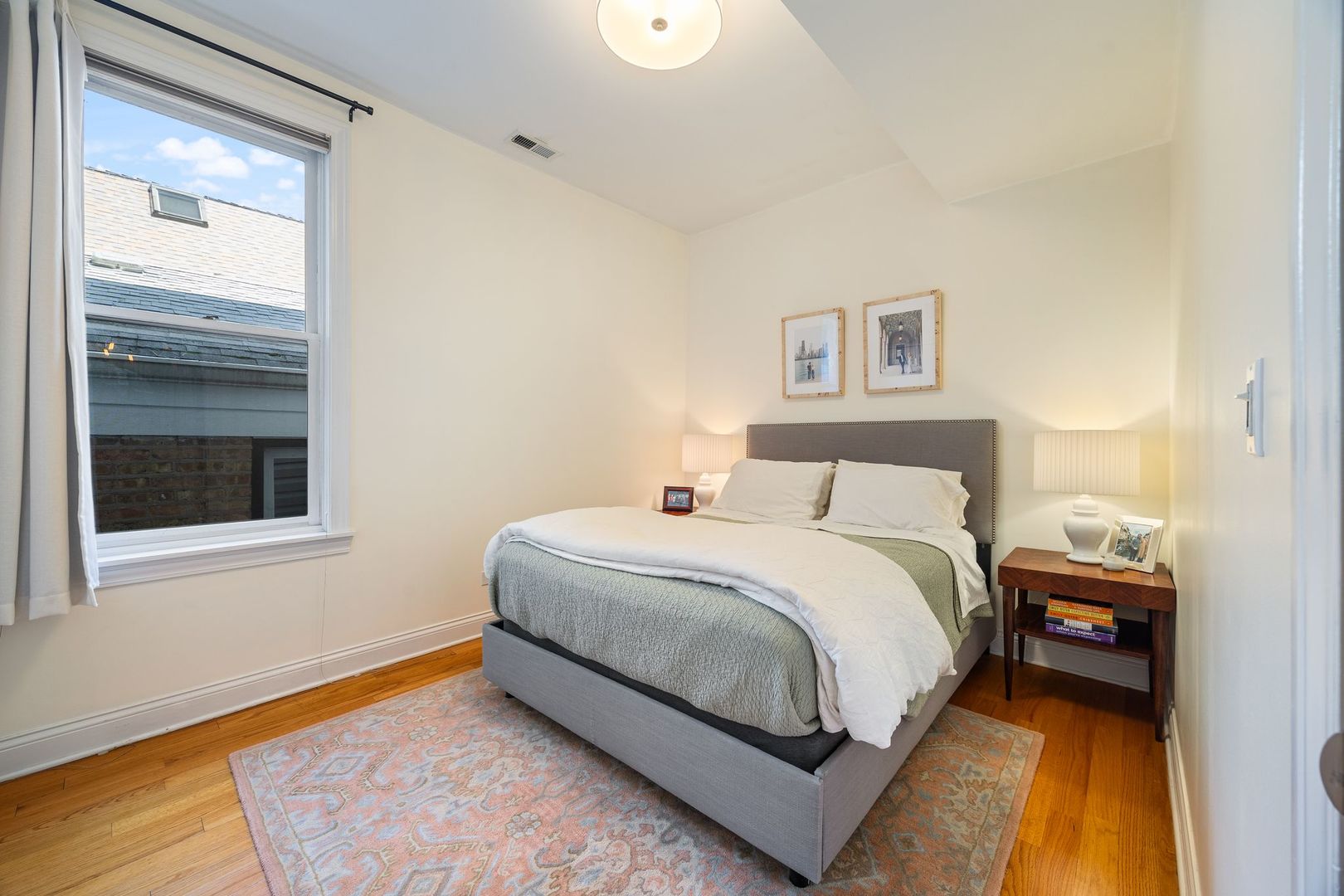 2441 N Fairfield Avenue Unit: 1