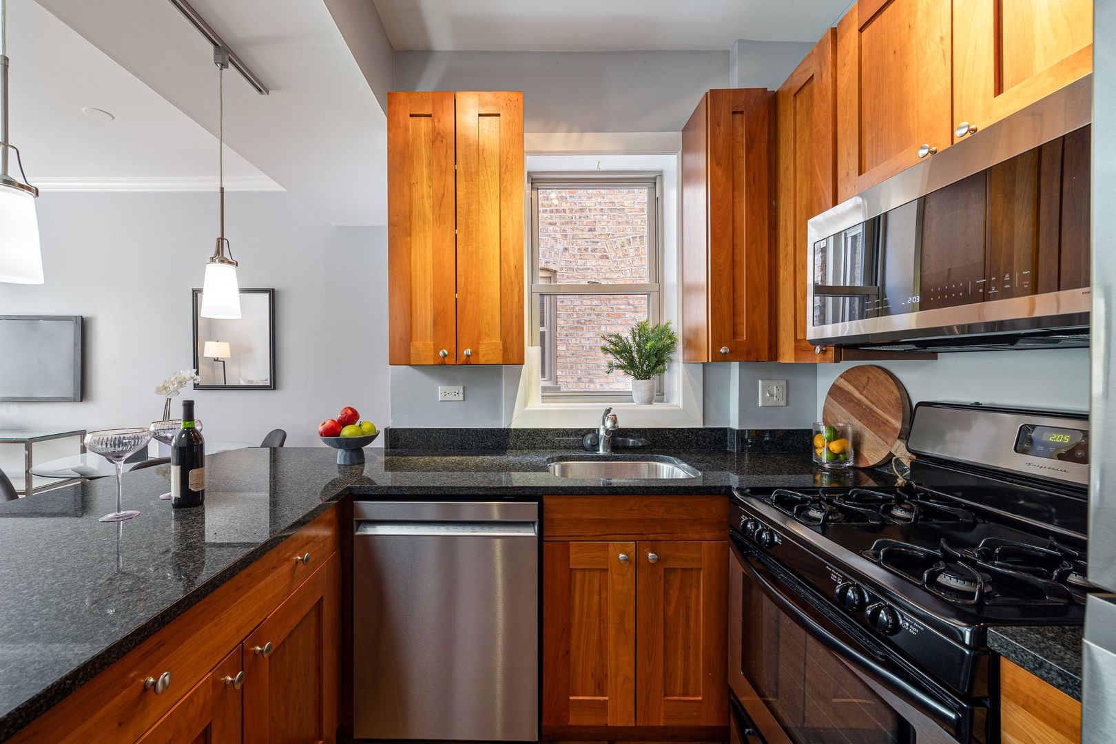 2150 W Ainslie Street Unit: 3E