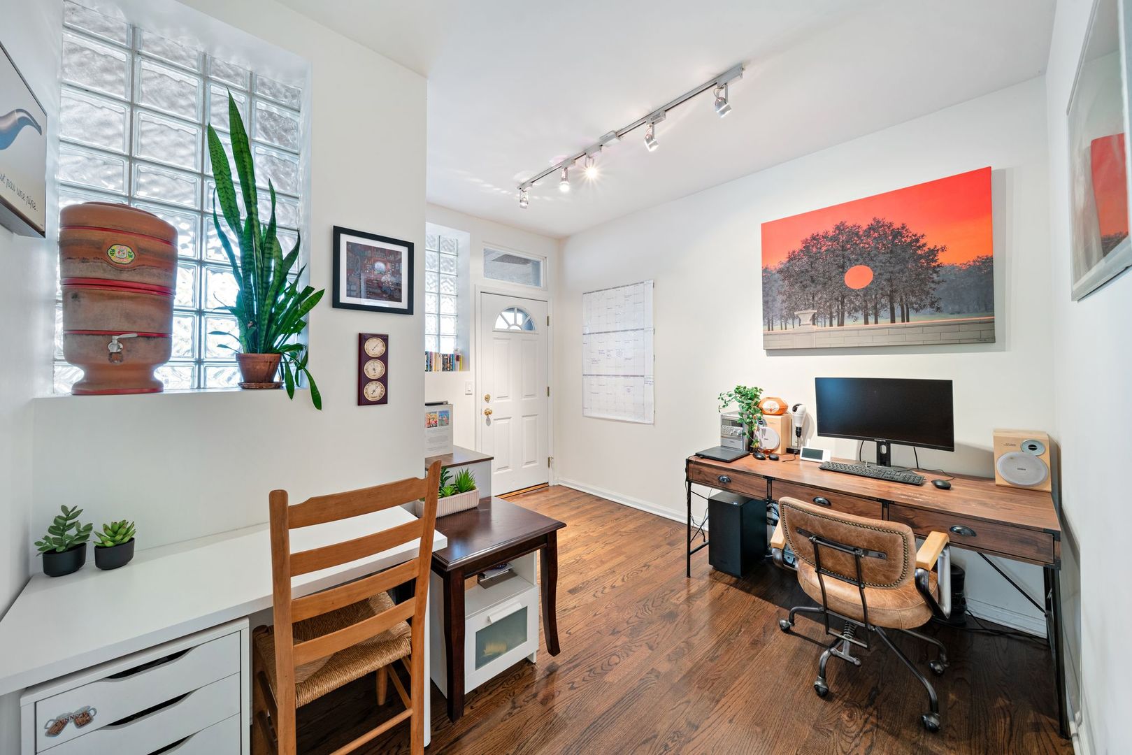 6701 N Bosworth Avenue Unit: 3