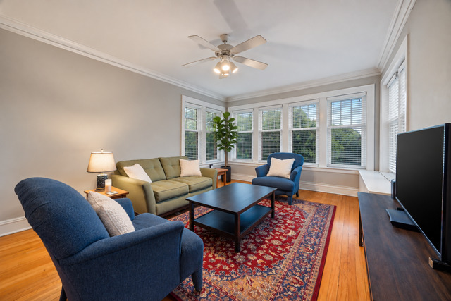 5030 N Leavitt Street Unit: 3