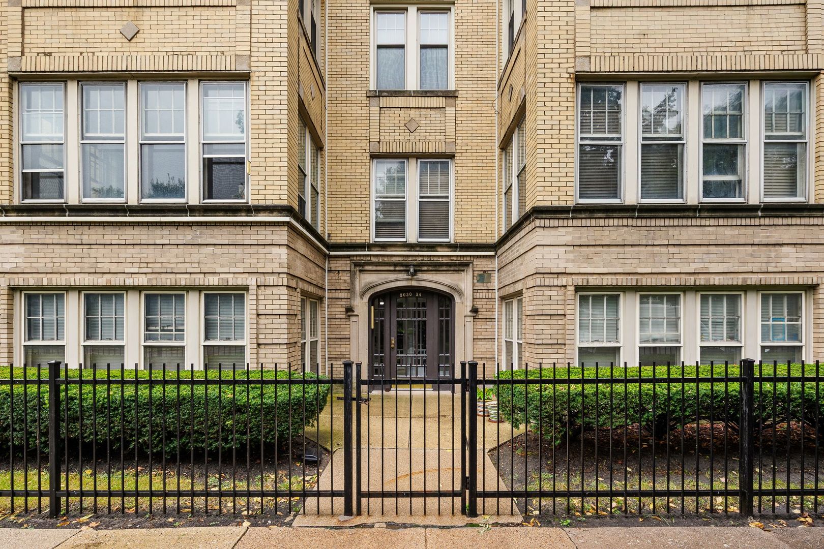 5030 N Leavitt Street Unit: 3