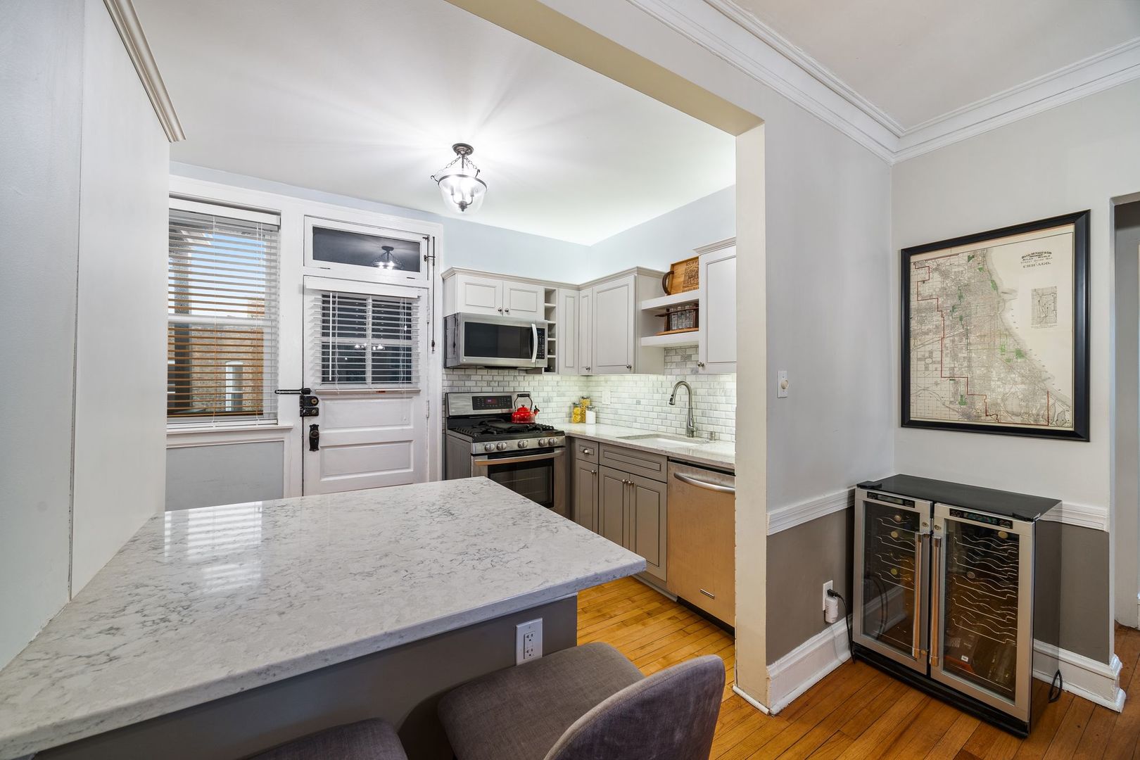 5030 N Leavitt Street Unit: 3