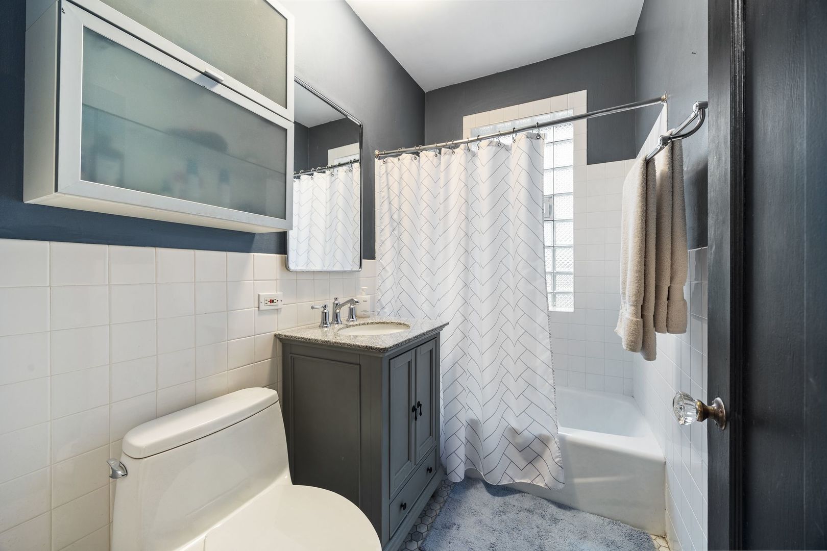 5030 N Leavitt Street Unit: 3