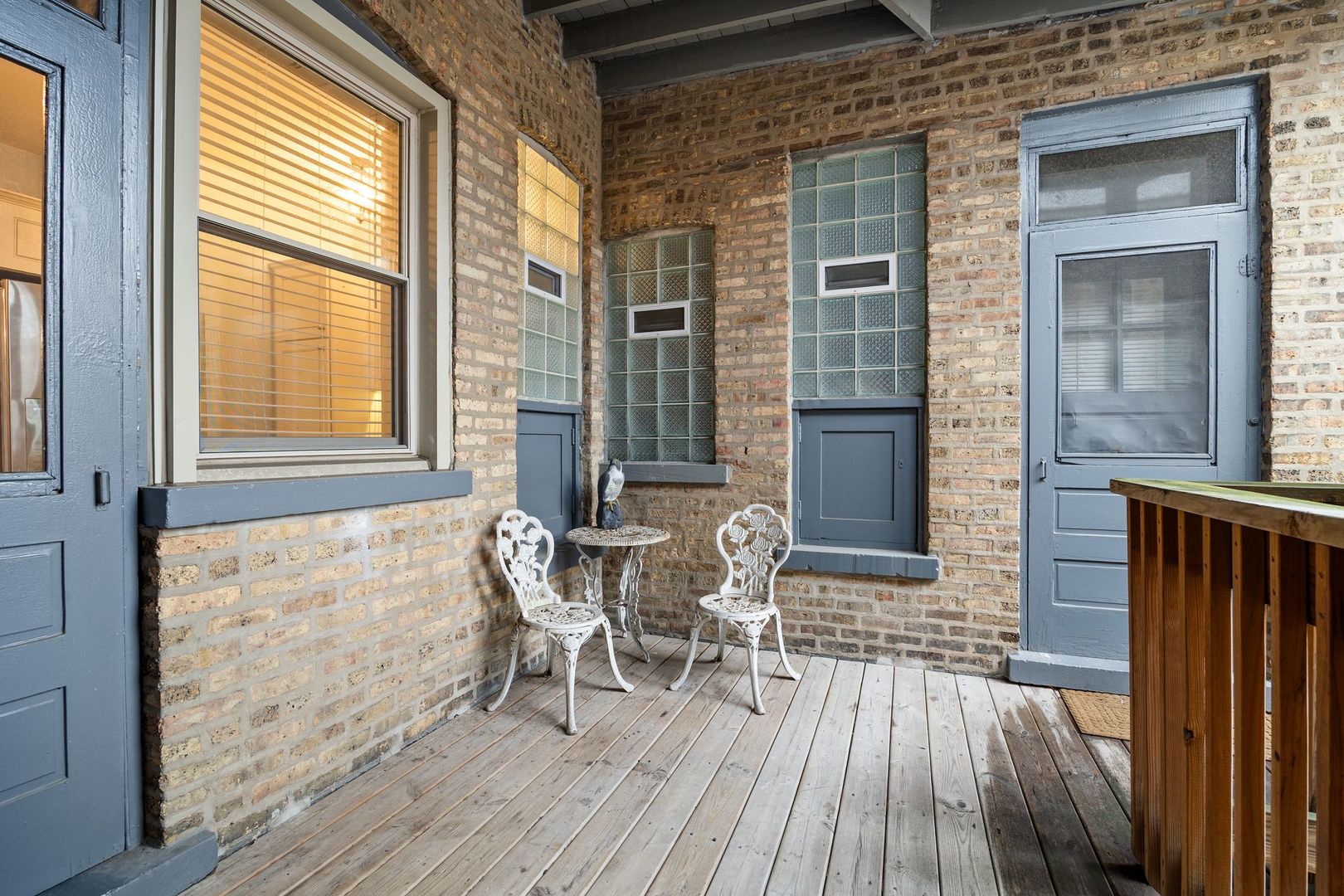 5030 N Leavitt Street Unit: 3