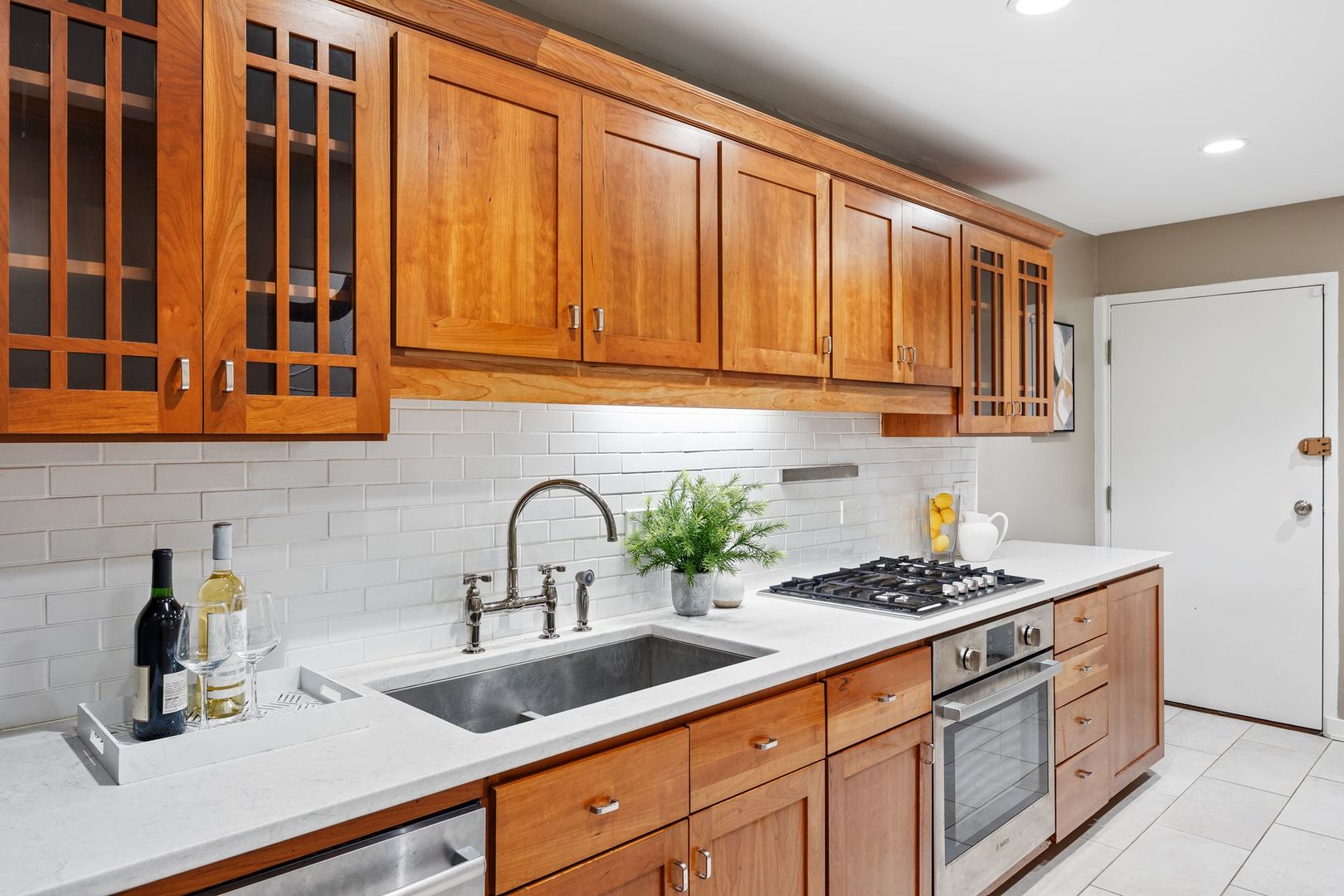 813 W Oakdale Avenue Unit: 1W