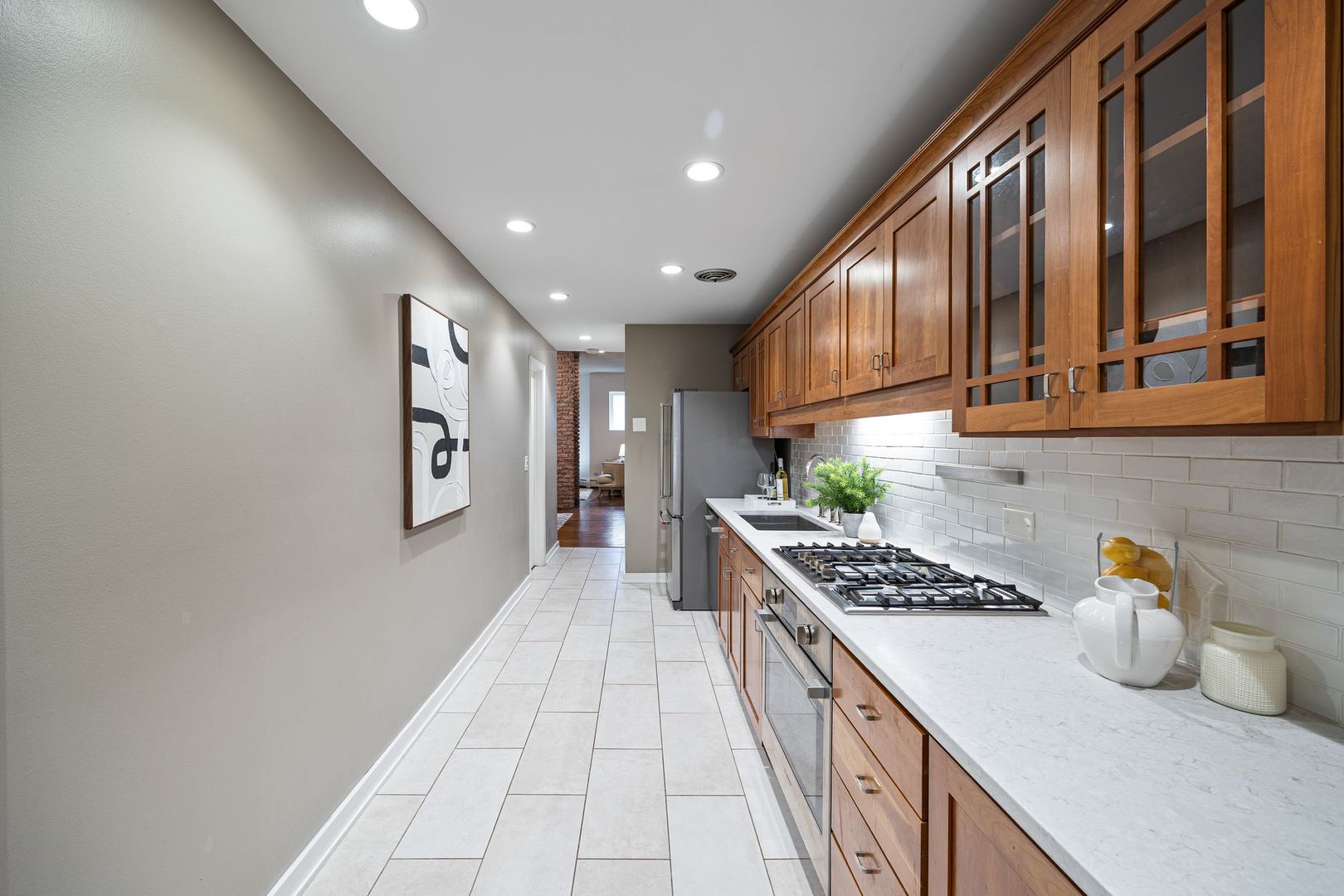 813 W Oakdale Avenue Unit: 1W