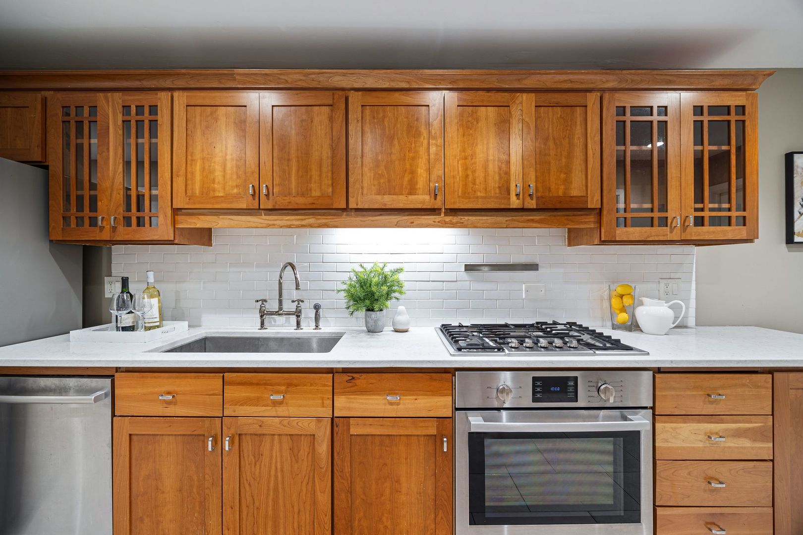 813 W Oakdale Avenue Unit: 1W