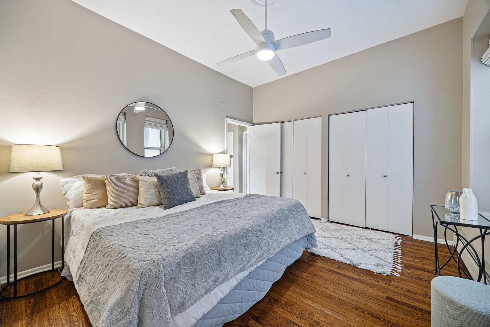 813 W Oakdale Avenue Unit: 1W