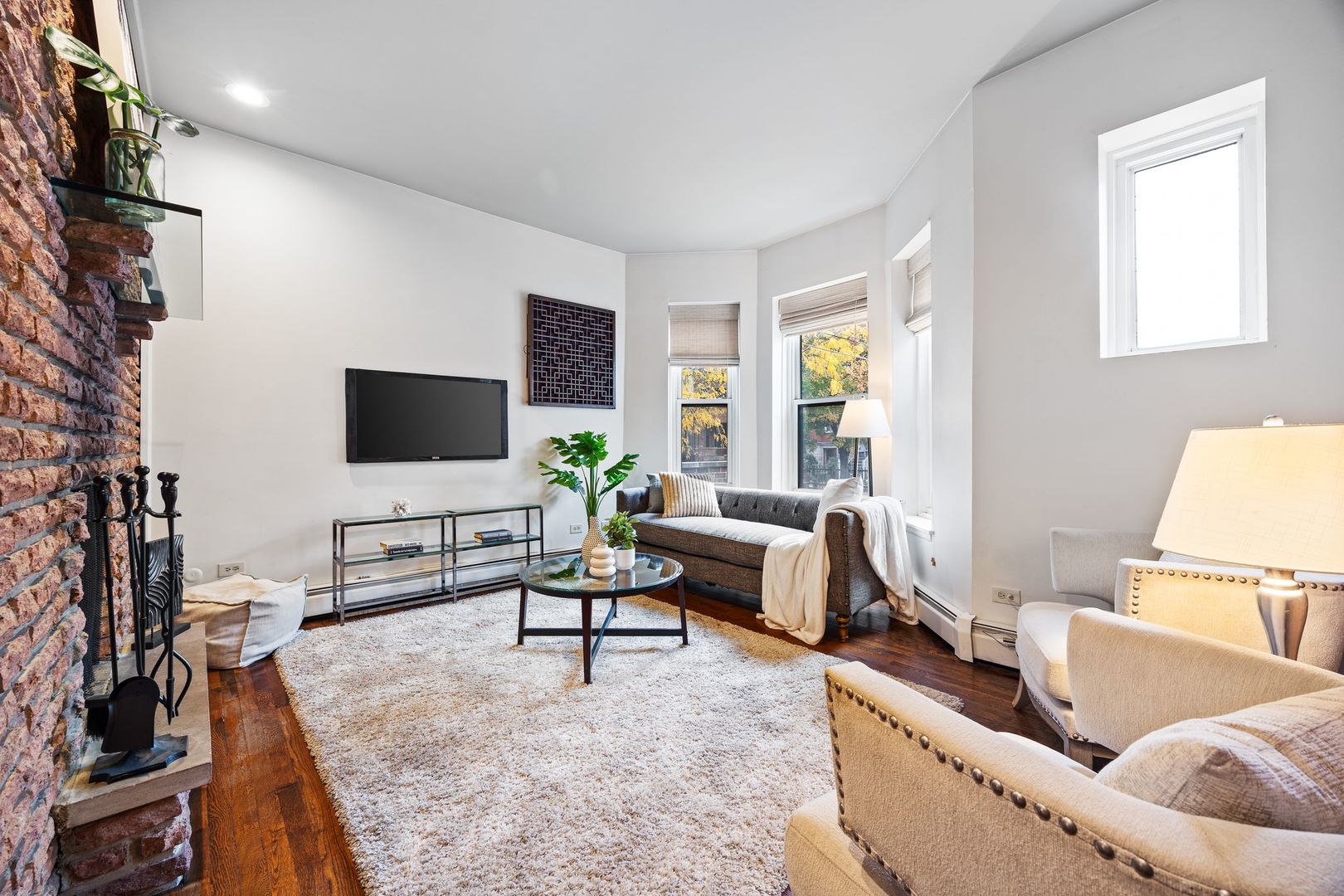 813 W Oakdale Avenue Unit: 1W