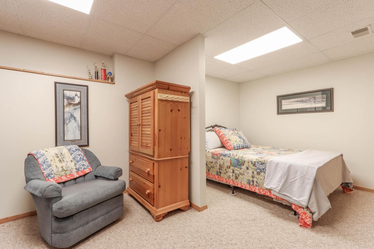 N3025 Crestwood DRIVE