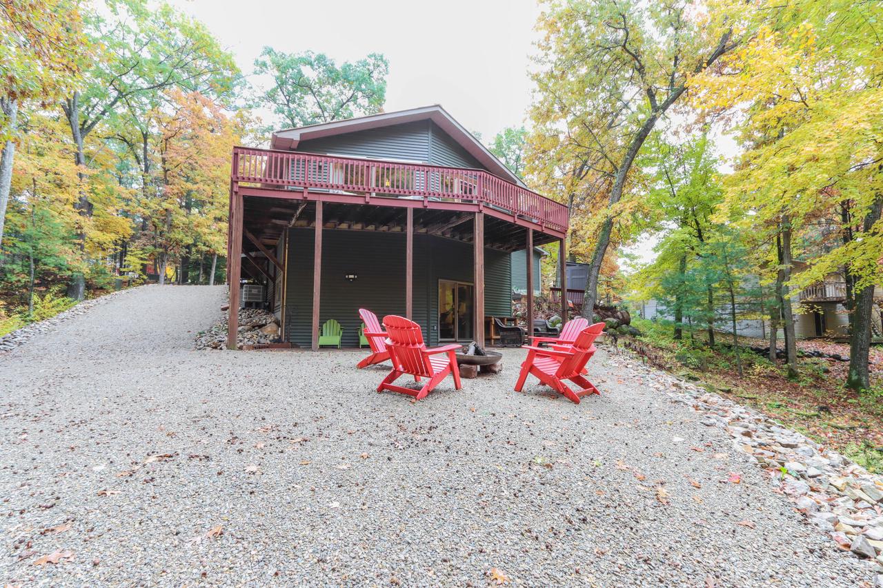 N3025 Crestwood DRIVE