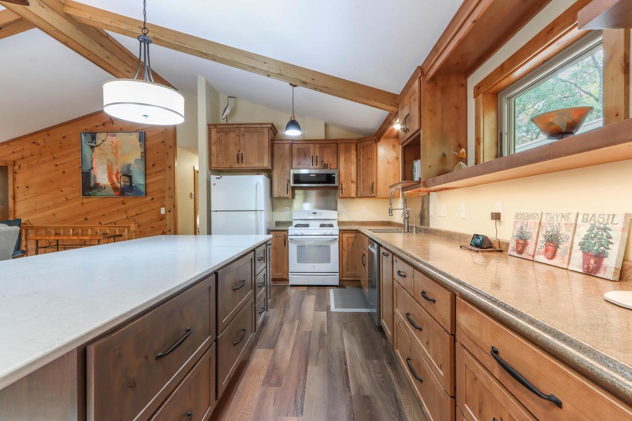 N3025 Crestwood DRIVE