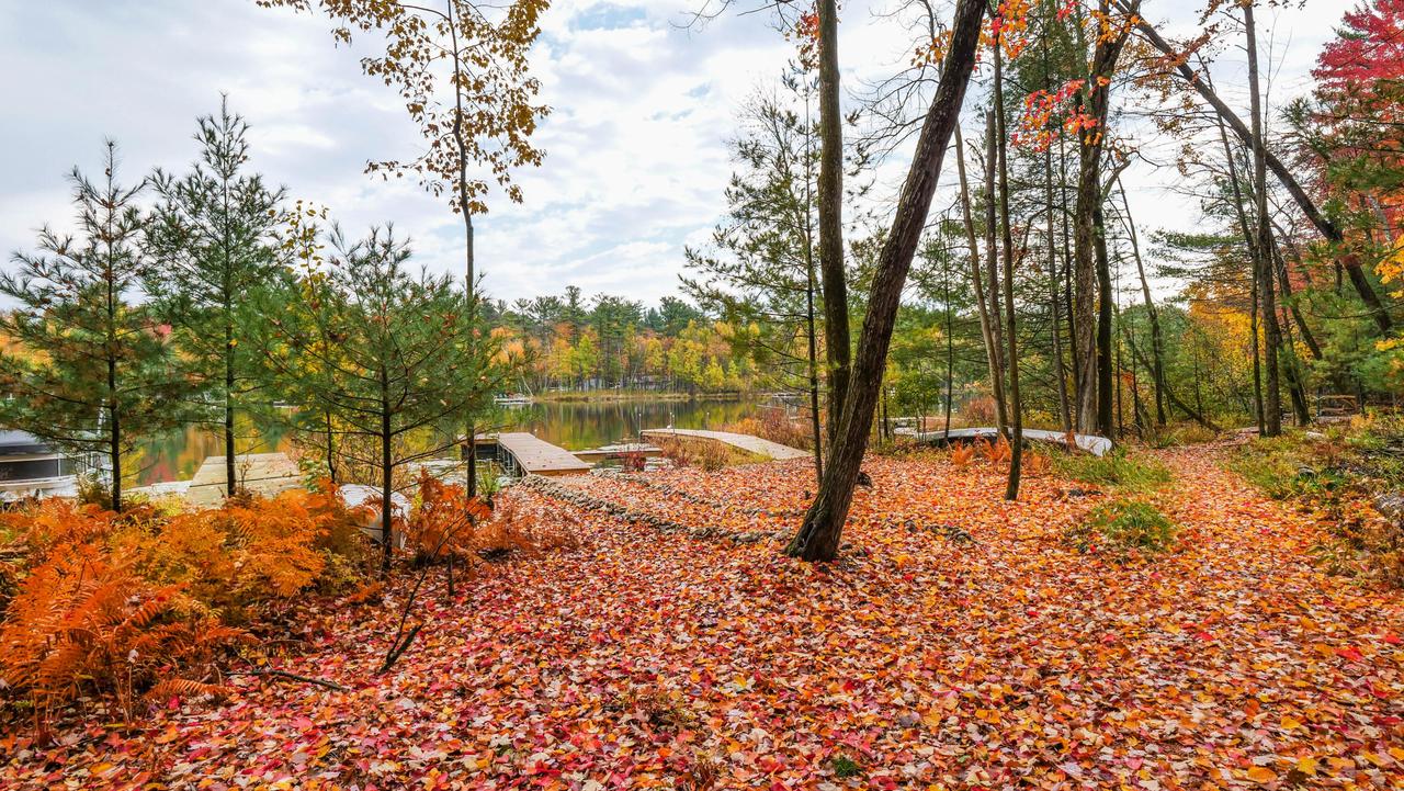 N3025 Crestwood DRIVE