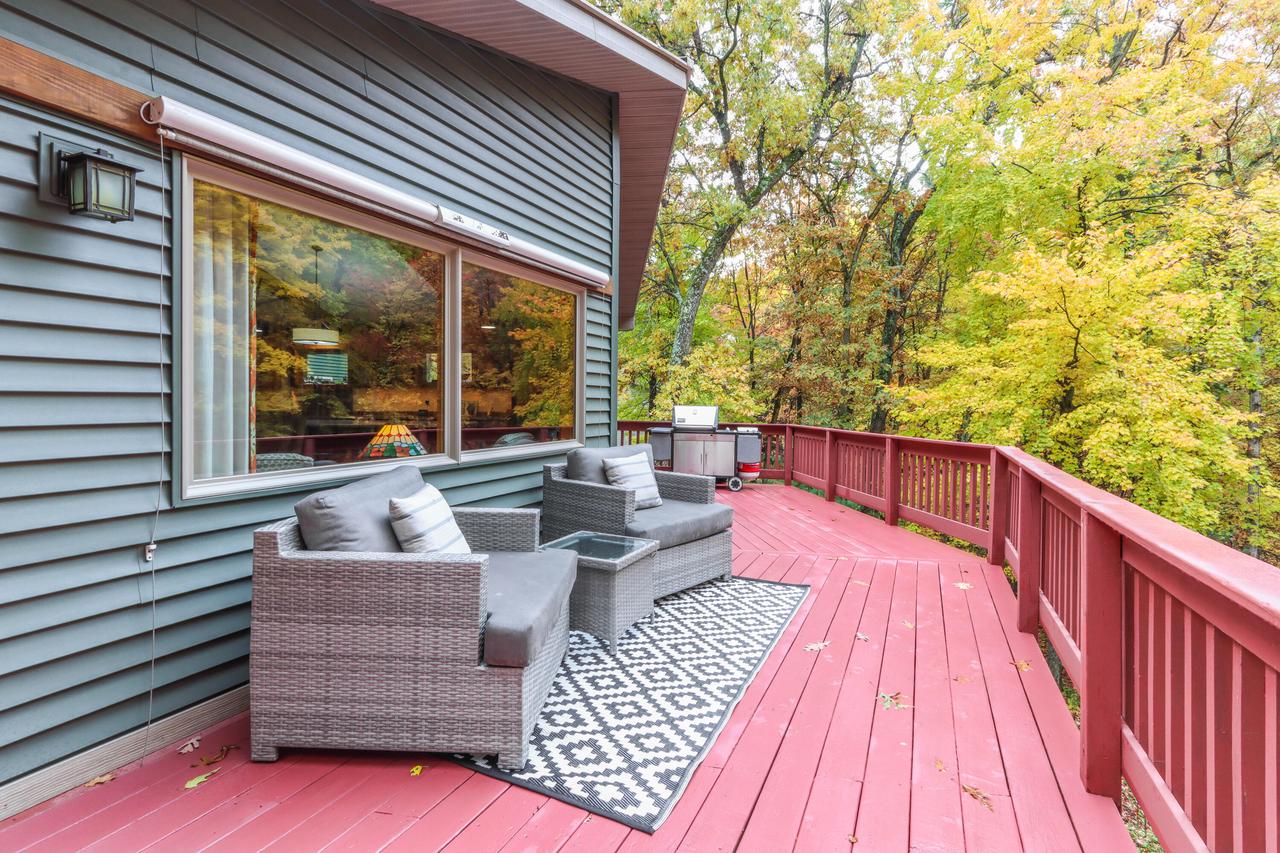 N3025 Crestwood DRIVE