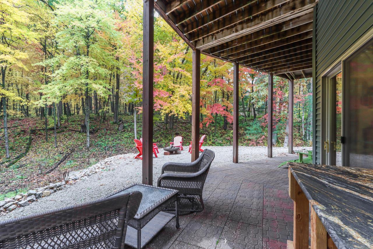 N3025 Crestwood DRIVE