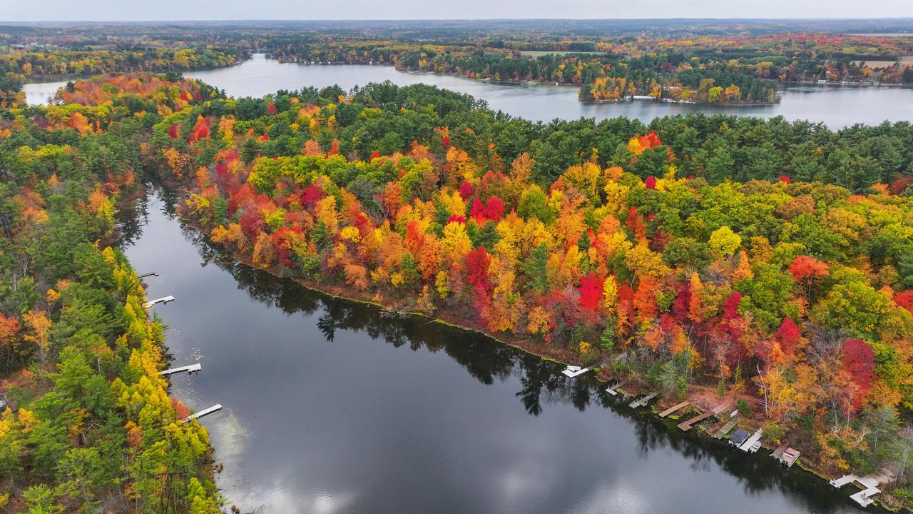 N3025 Crestwood DRIVE