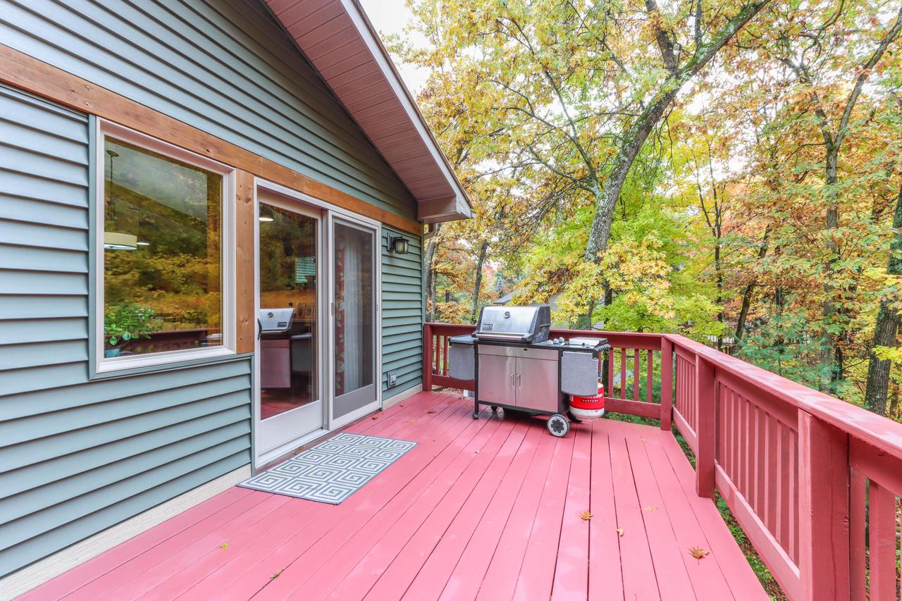 N3025 Crestwood DRIVE