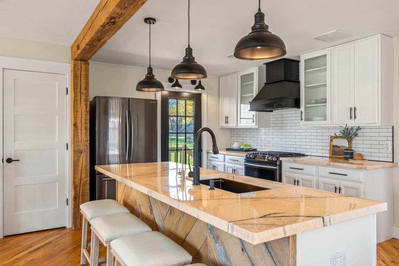 2421 Pendleton PLACE