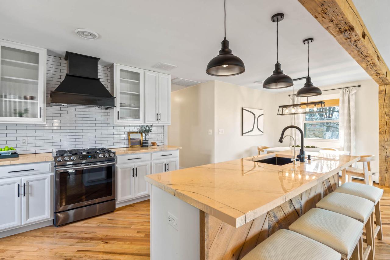 2421 Pendleton PLACE