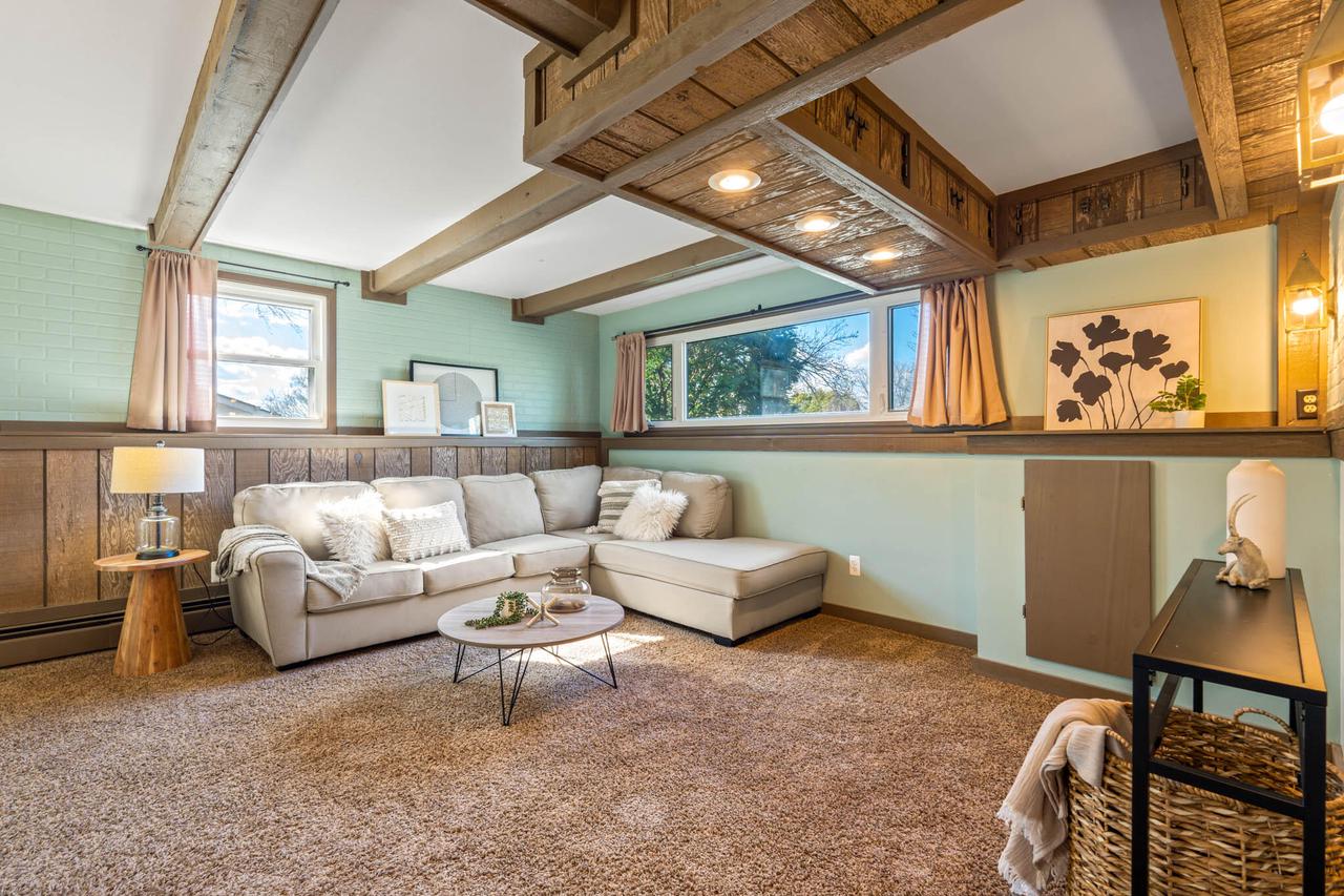 2421 Pendleton PLACE