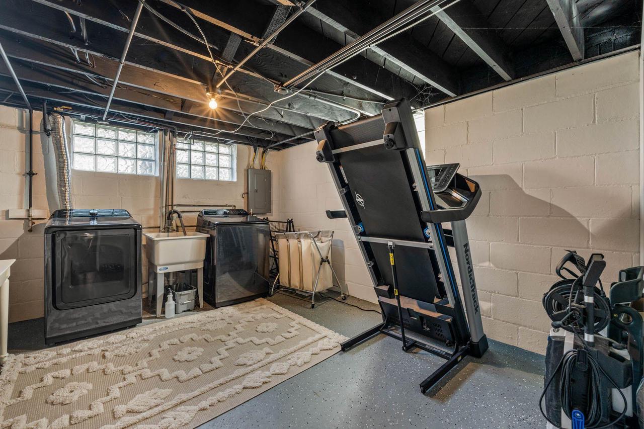 2834 North 75th STREET