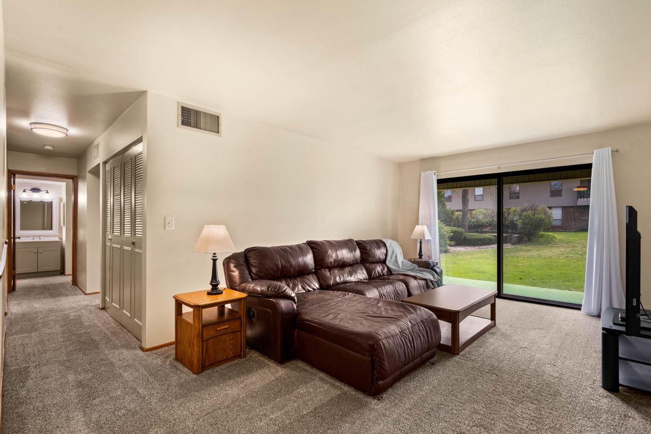 8117 West Manitoba STREET 4