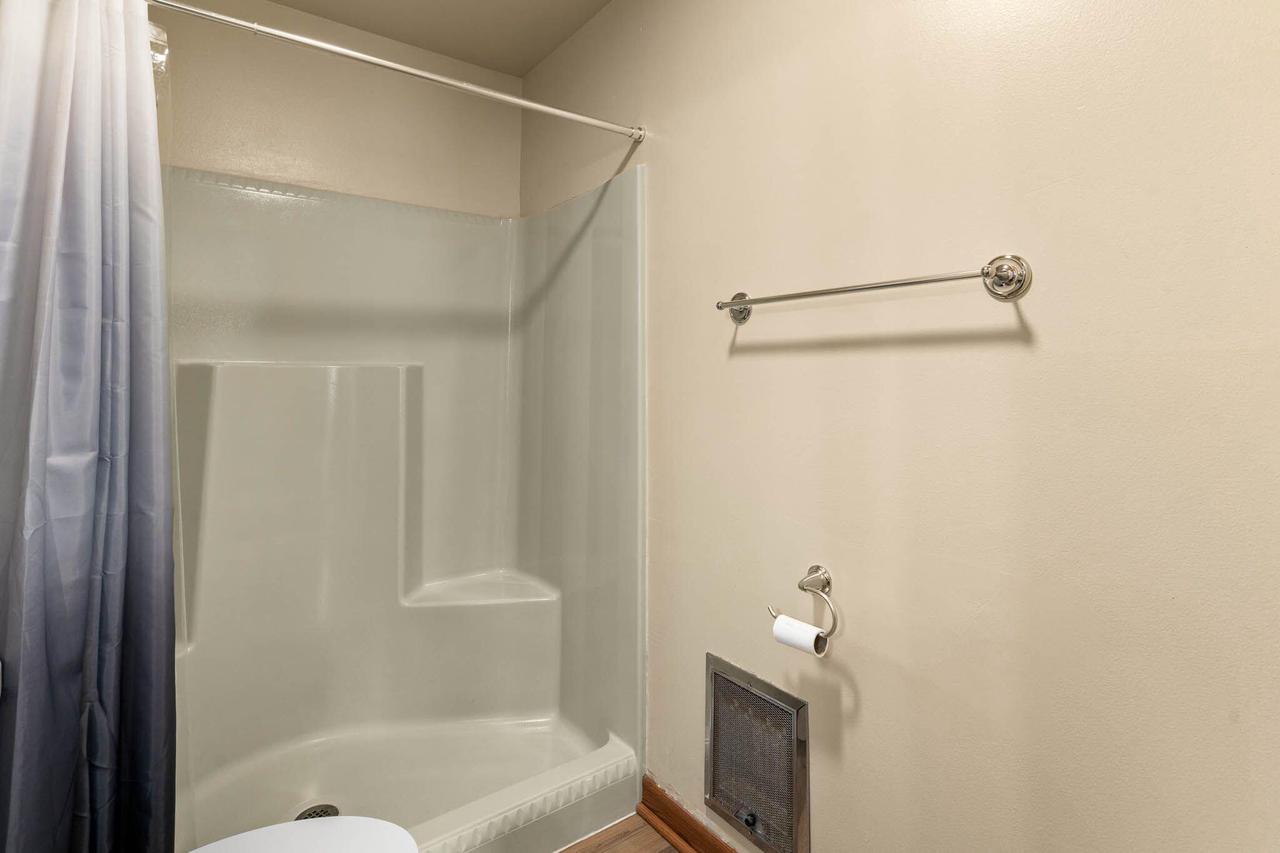 8117 West Manitoba STREET 4