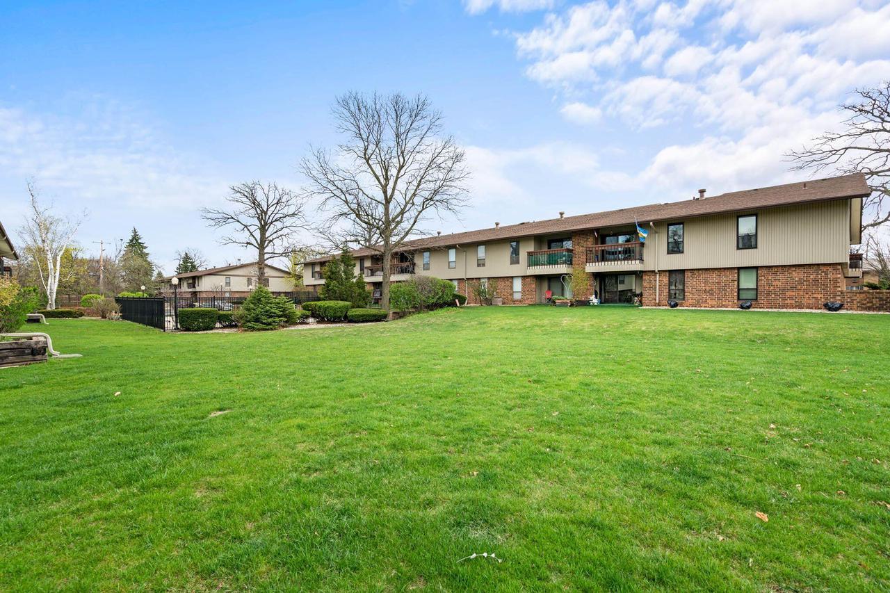 8117 West Manitoba STREET 4