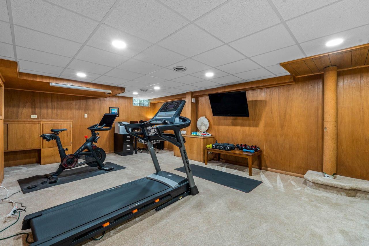 2627 North 94th STREET