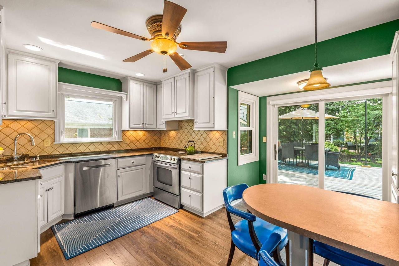 2627 North 94th STREET