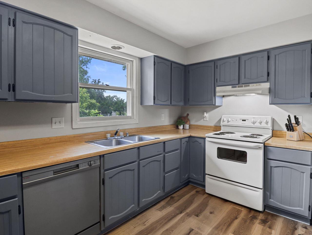 2651 Spring Hill DRIVE