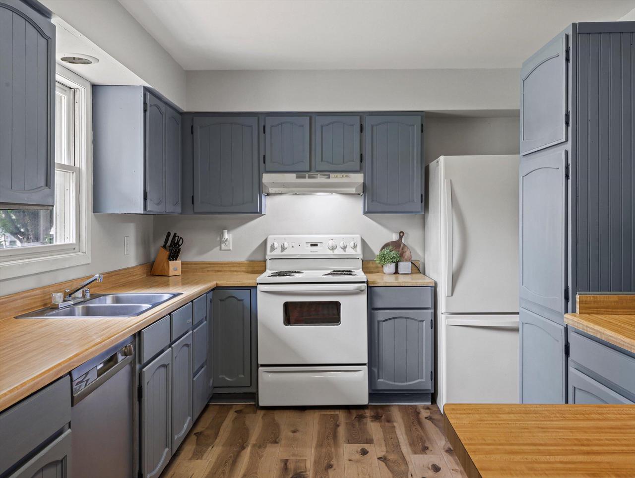 2651 Spring Hill DRIVE