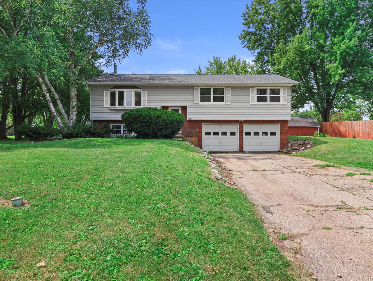 2651 Spring Hill DRIVE