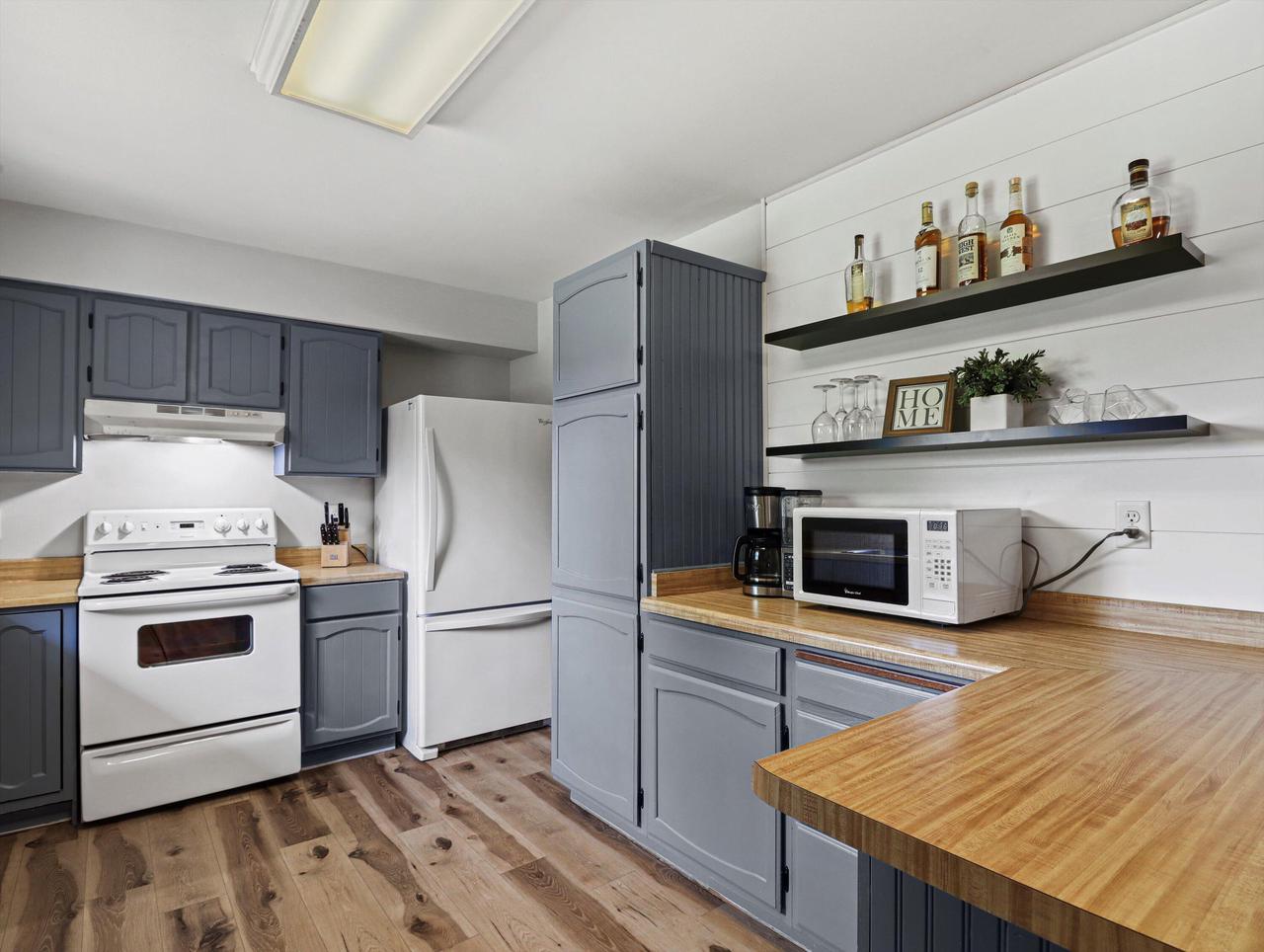 2651 Spring Hill DRIVE